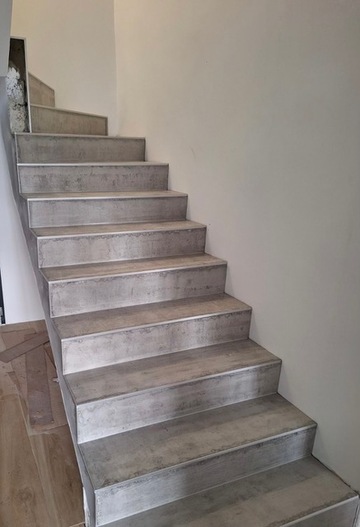 A ST CAST LE GUILDO (22380) Habillage d'un escalier