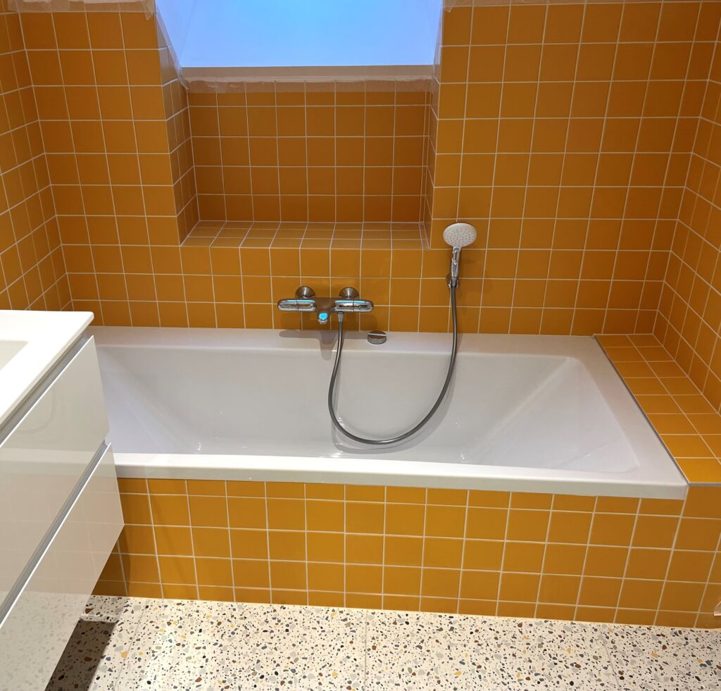 Réalisation d'une salle de bains mixte au TERRAZZO vitaminé à Saint Lunaire (35800)
