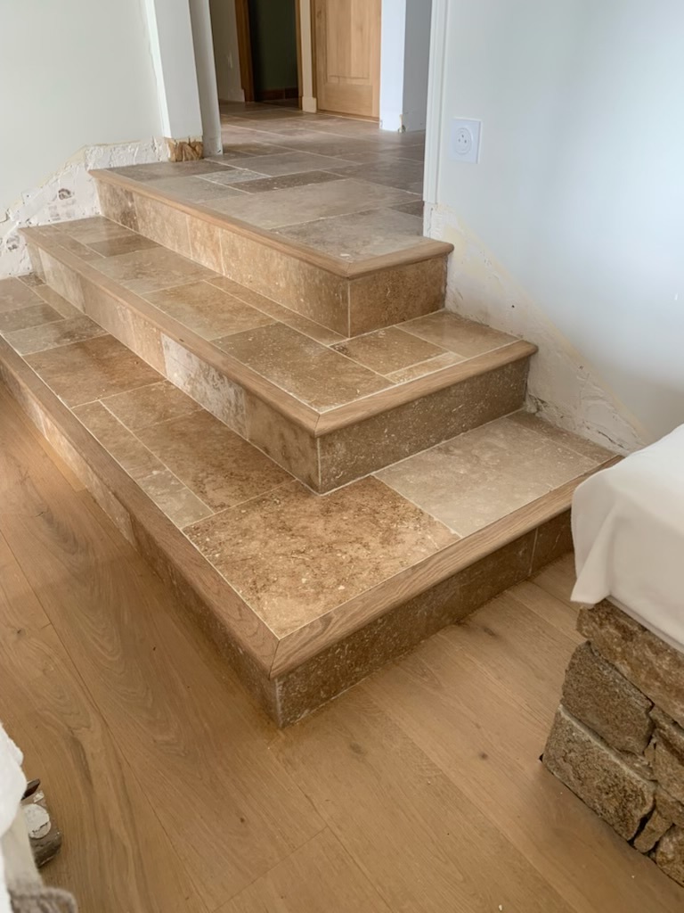 Pose de travertin à Pleurtuit