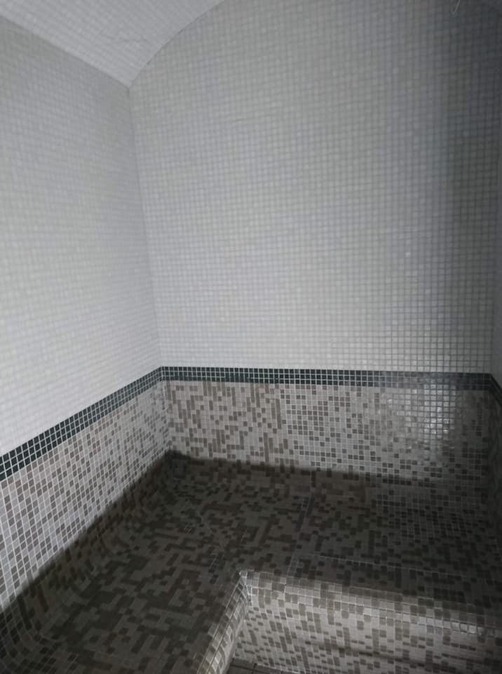 pose-de-faience-pour-hammam-saint-suliac-favrel-carrelage